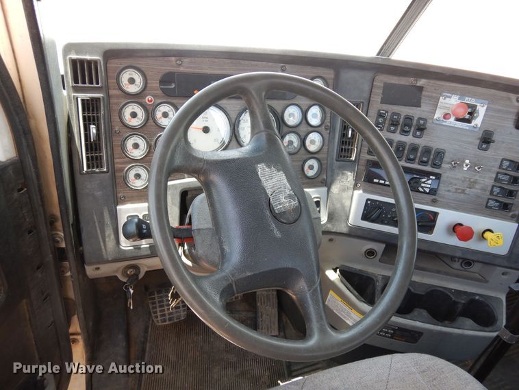 image for item DR1215 2013 Freightliner Coronado  semi truck