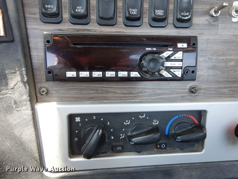 image for item DR1215 2013 Freightliner Coronado  semi truck