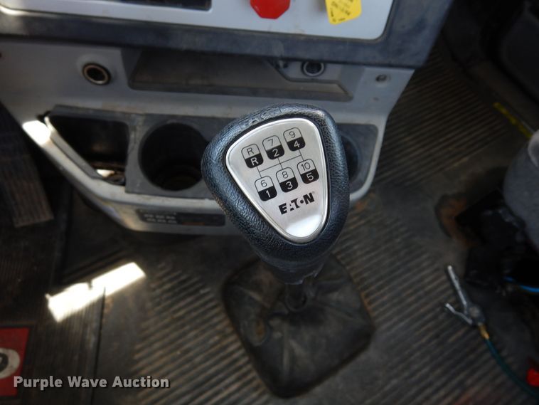 image for item DR1215 2013 Freightliner Coronado  semi truck