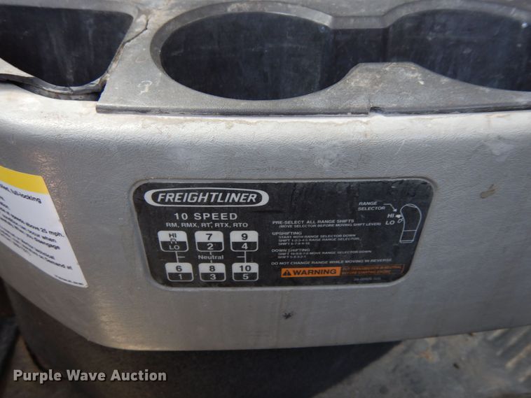 image for item DR1215 2013 Freightliner Coronado  semi truck