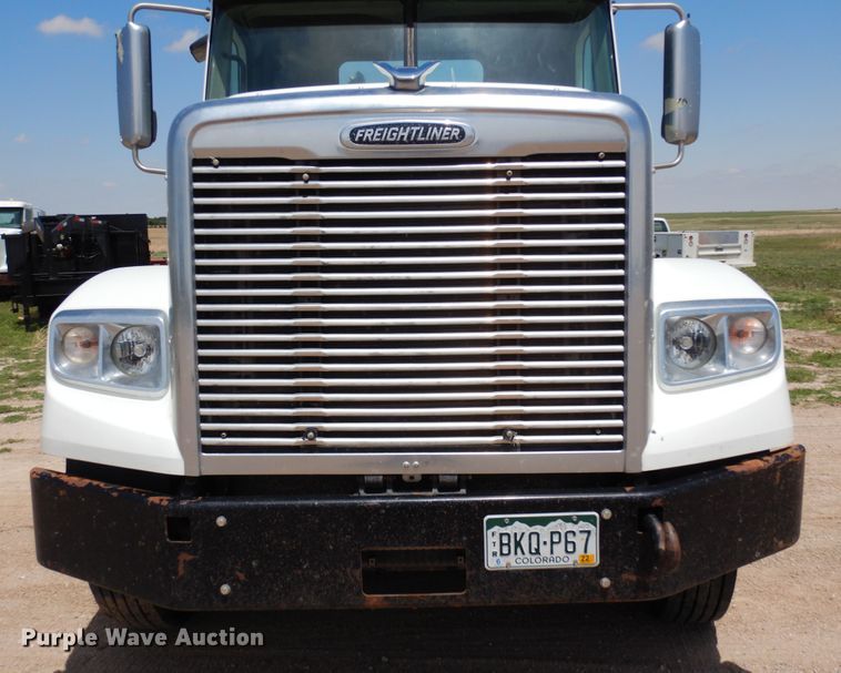 image for item DR1215 2013 Freightliner Coronado  semi truck