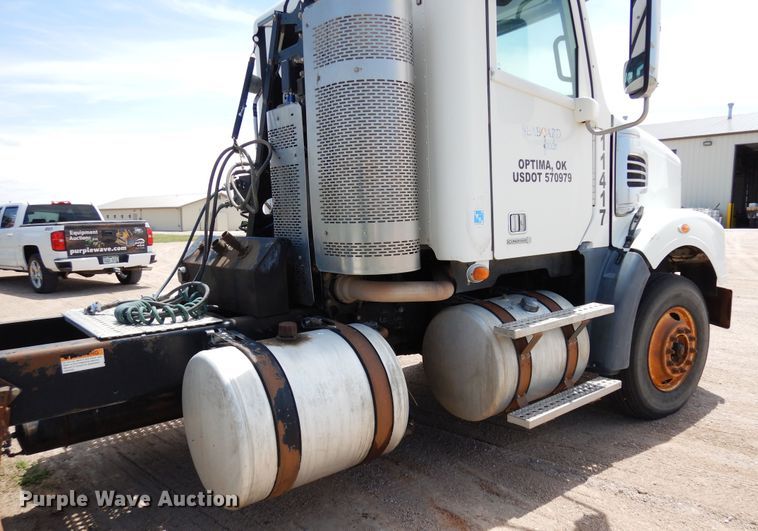 image for item DR1215 2013 Freightliner Coronado  semi truck