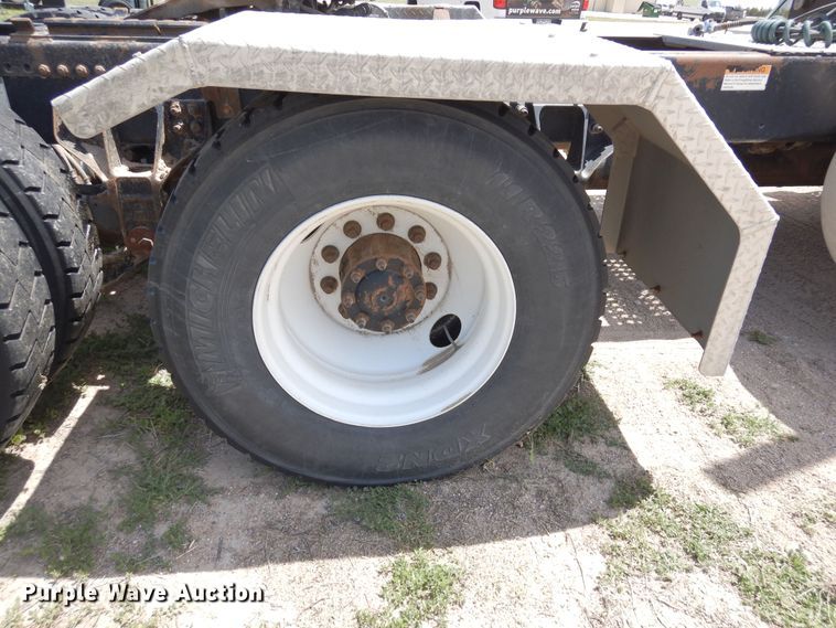 image for item DR1215 2013 Freightliner Coronado  semi truck