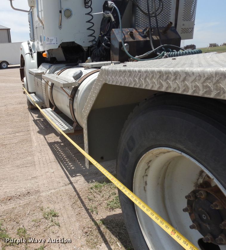 image for item DR1215 2013 Freightliner Coronado  semi truck