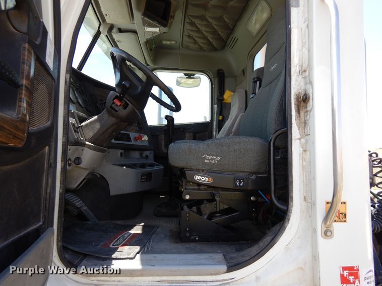 image for item DR1216 2013 Freightliner Coronado  semi truck