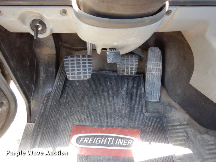 image for item DR1216 2013 Freightliner Coronado  semi truck