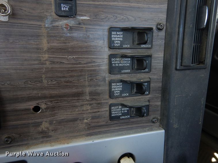 image for item DR1216 2013 Freightliner Coronado  semi truck