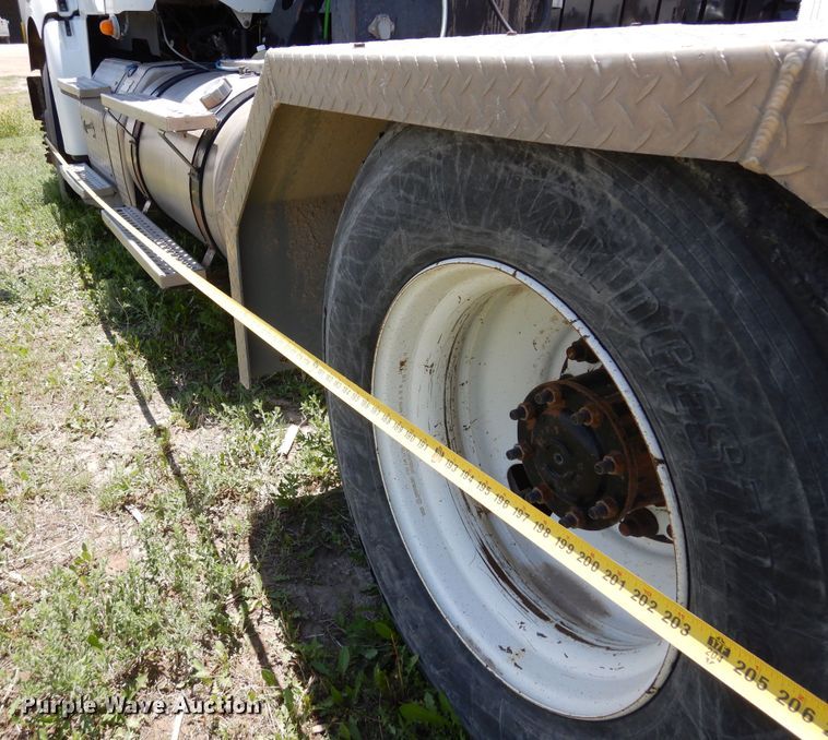 image for item DR1216 2013 Freightliner Coronado  semi truck