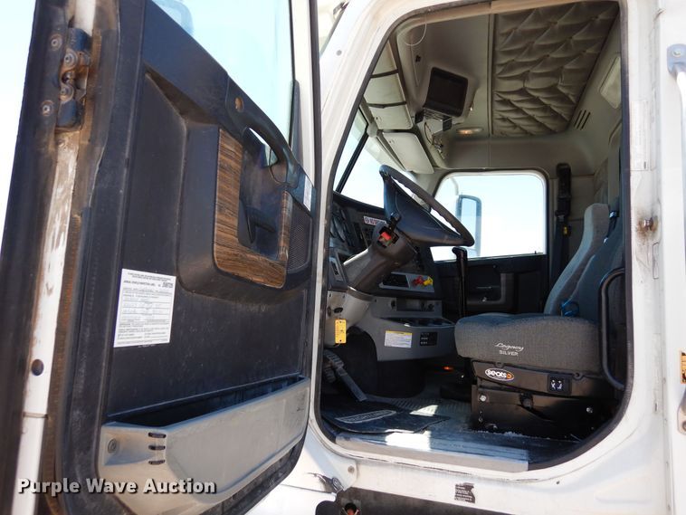 image for item DR1217 2013 Freightliner Coronado  semi truck