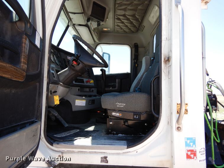 image for item DR1217 2013 Freightliner Coronado  semi truck
