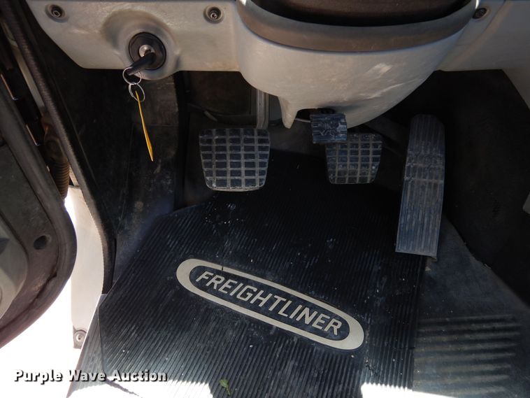 image for item DR1217 2013 Freightliner Coronado  semi truck