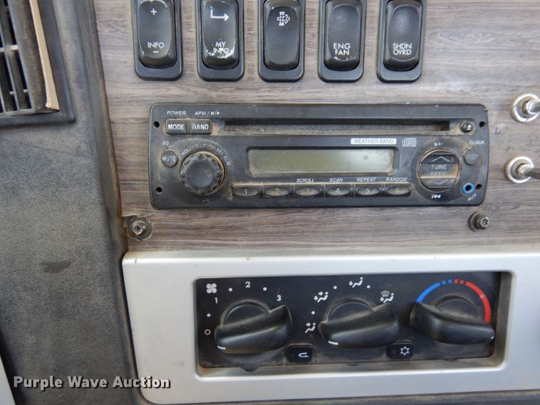 image for item DR1217 2013 Freightliner Coronado  semi truck