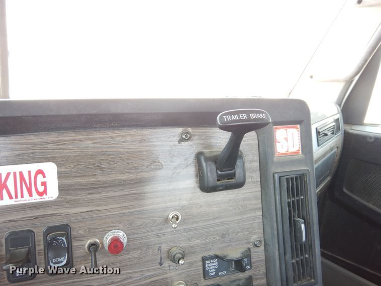 image for item DR1217 2013 Freightliner Coronado  semi truck