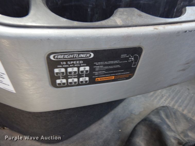 image for item DR1217 2013 Freightliner Coronado  semi truck