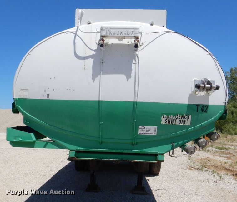 image for item DS8057 1969 Fruehauf  tank trailer