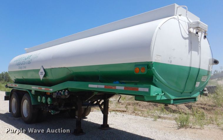 image for item DS8057 1969 Fruehauf  tank trailer