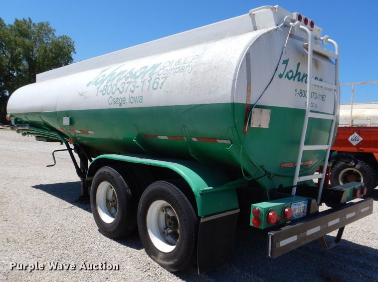 image for item DS8057 1969 Fruehauf  tank trailer