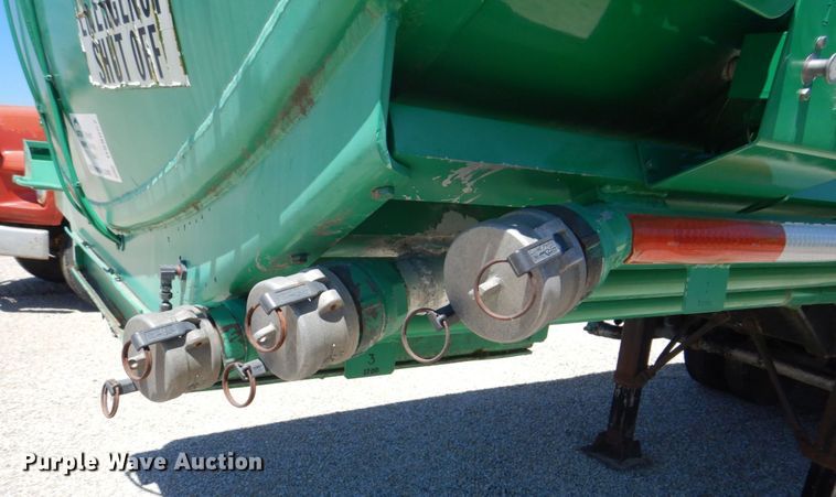 image for item DS8057 1969 Fruehauf  tank trailer
