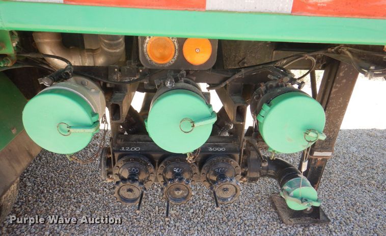 image for item DS8057 1969 Fruehauf  tank trailer