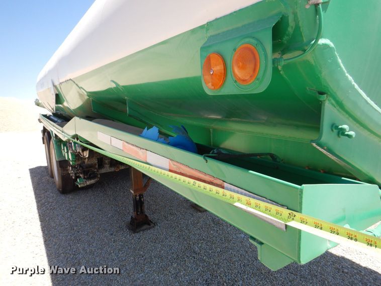 image for item DS8057 1969 Fruehauf  tank trailer