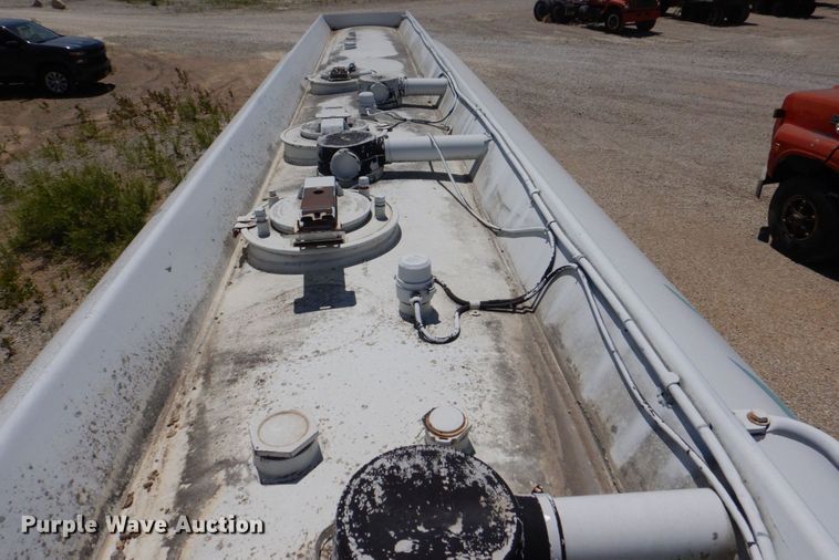 image for item DS8057 1969 Fruehauf  tank trailer