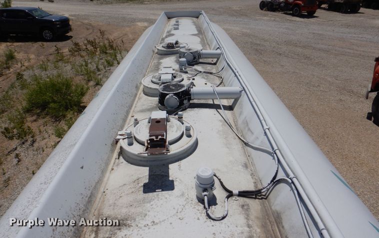 image for item DS8057 1969 Fruehauf  tank trailer