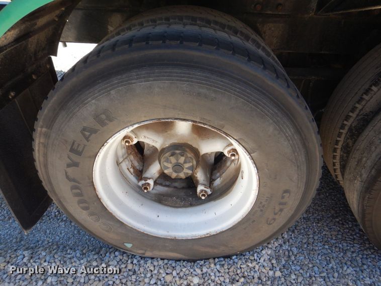 image for item DS8057 1969 Fruehauf  tank trailer