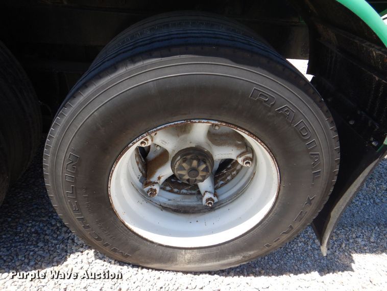 image for item DS8057 1969 Fruehauf  tank trailer