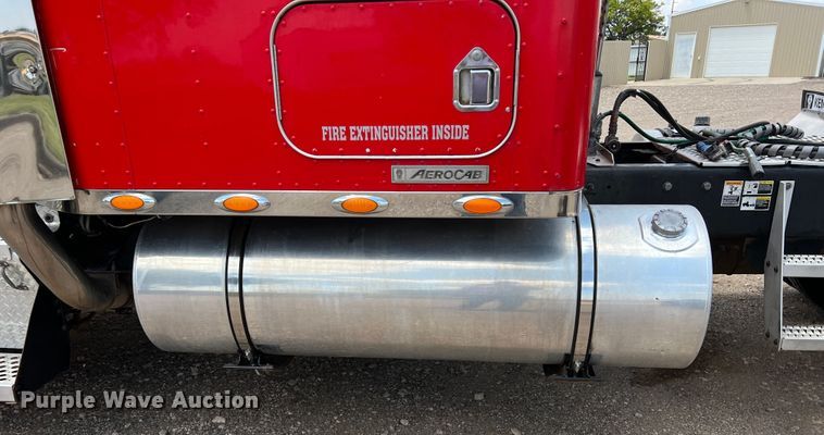 image for item DS8283 2002 Kenworth W900  semi truck