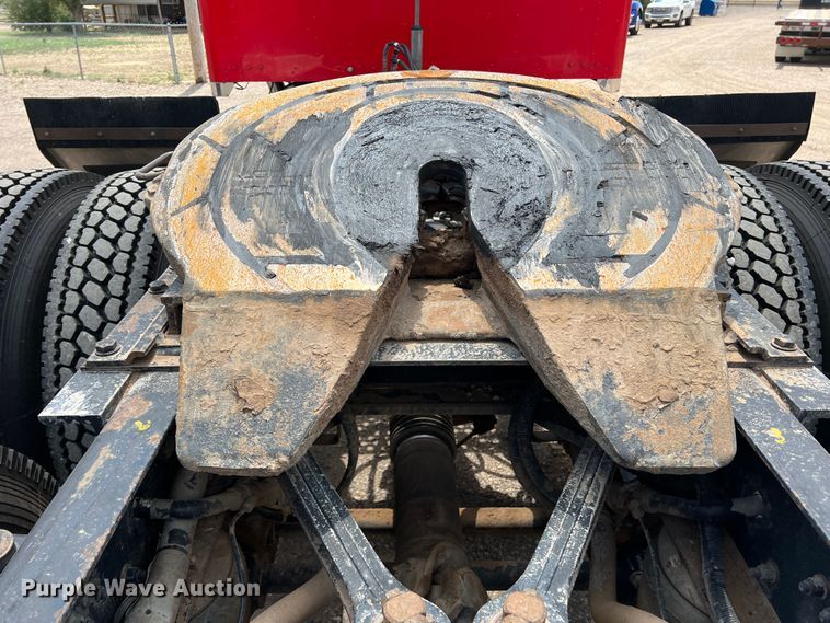 image for item DS8283 2002 Kenworth W900  semi truck