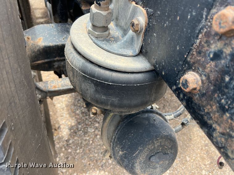 image for item DS8283 2002 Kenworth W900  semi truck