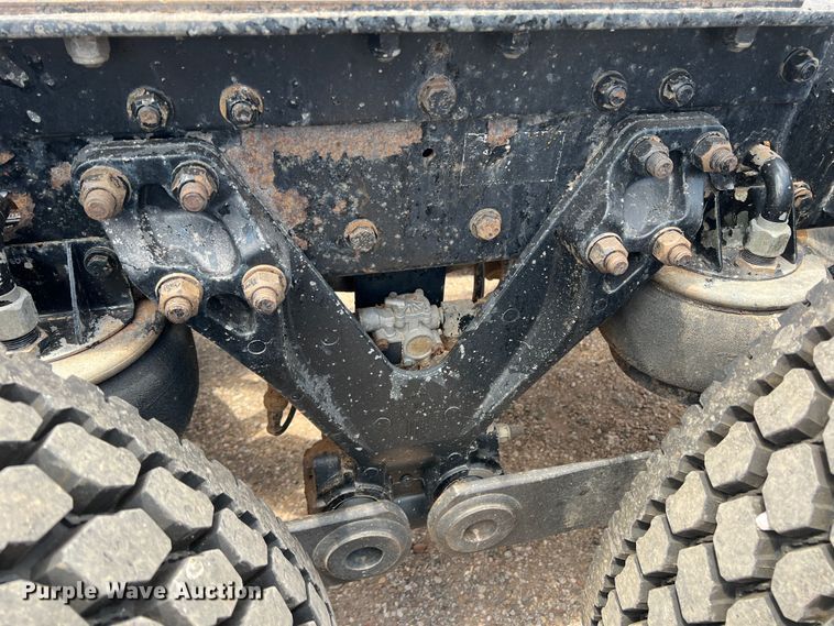 image for item DS8283 2002 Kenworth W900  semi truck