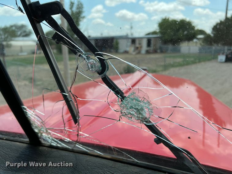 image for item DS8283 2002 Kenworth W900  semi truck