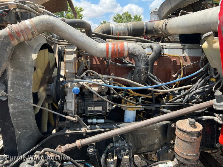 image for item DS8283 2002 Kenworth W900  semi truck