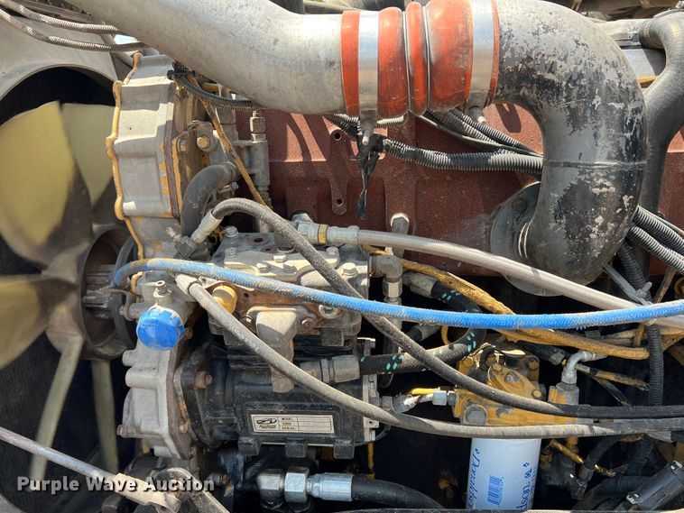 image for item DS8283 2002 Kenworth W900  semi truck