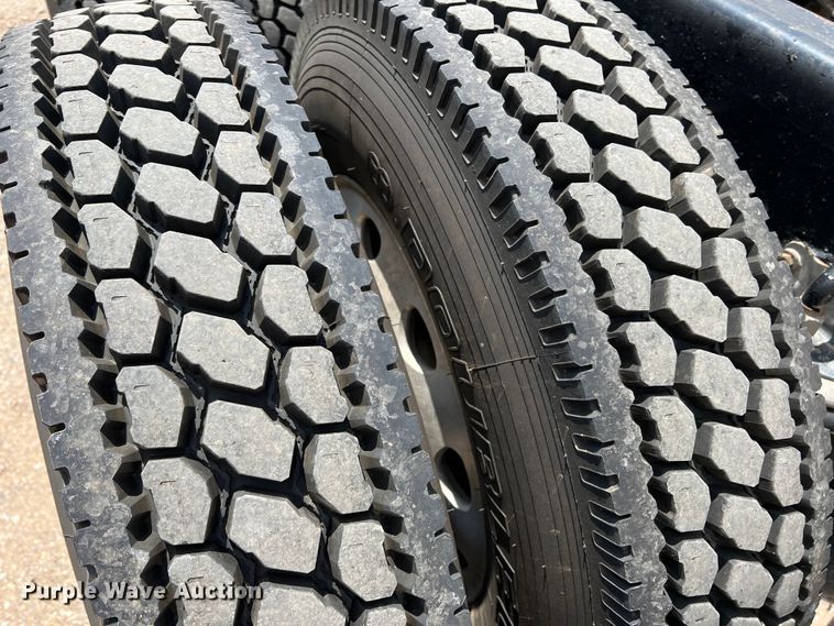 image for item DS8283 2002 Kenworth W900  semi truck