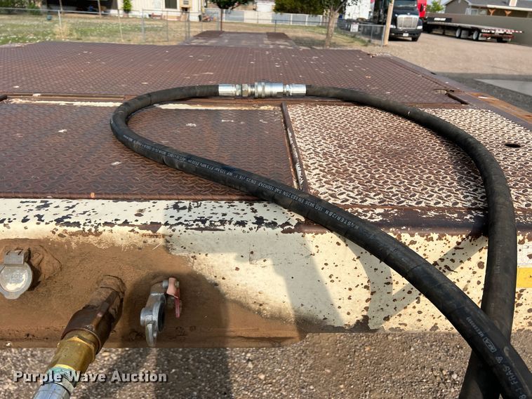 image for item DS8299 1996 Trail King TK70HT-462  drop deck equipment trailer