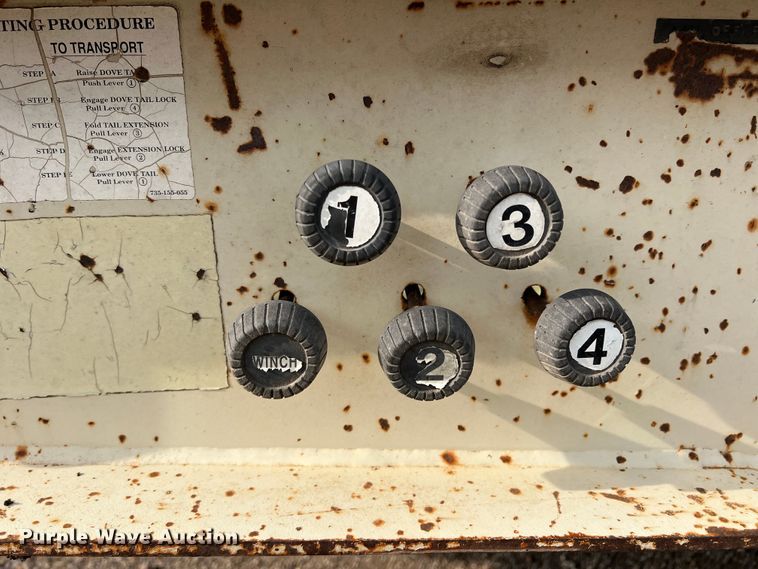 image for item DS8299 1996 Trail King TK70HT-462  drop deck equipment trailer