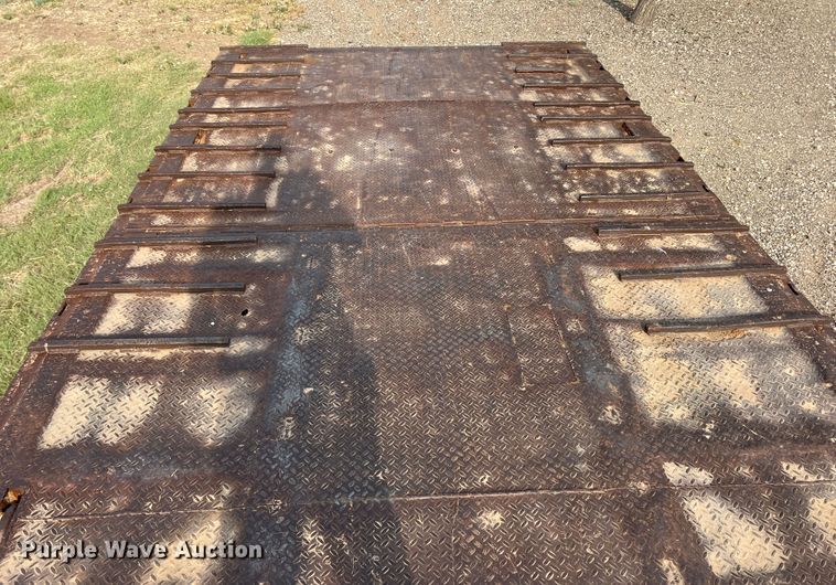 image for item DS8299 1996 Trail King TK70HT-462  drop deck equipment trailer