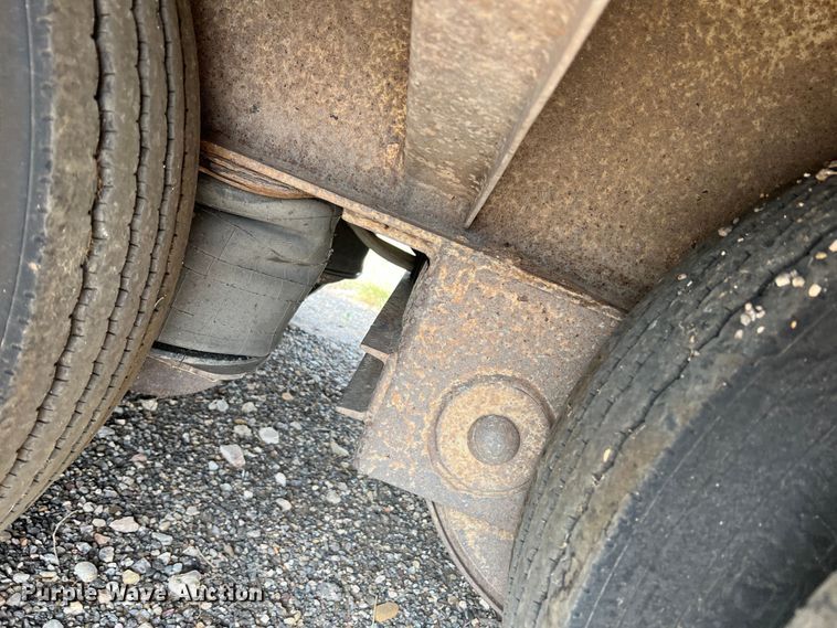 image for item DS8299 1996 Trail King TK70HT-462  drop deck equipment trailer