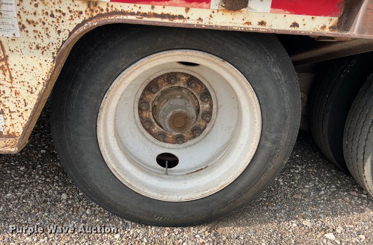 image for item DS8299 1996 Trail King TK70HT-462  drop deck equipment trailer