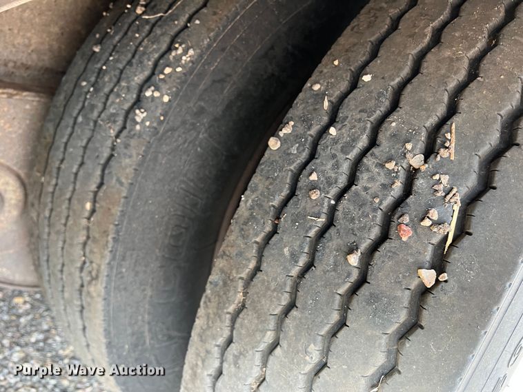 image for item DS8299 1996 Trail King TK70HT-462  drop deck equipment trailer