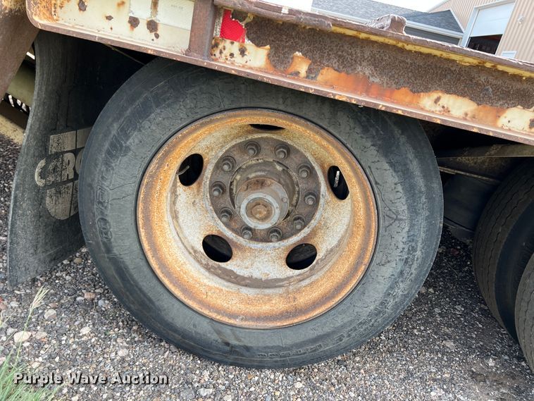 image for item DS8299 1996 Trail King TK70HT-462  drop deck equipment trailer