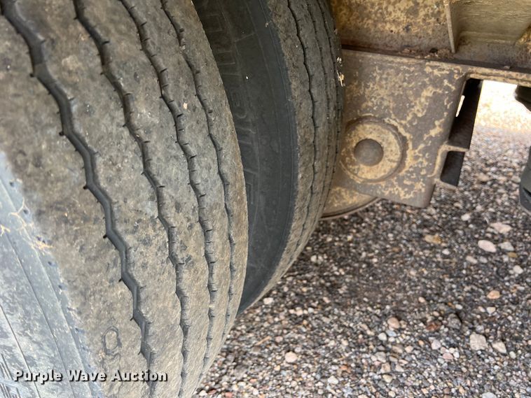 image for item DS8299 1996 Trail King TK70HT-462  drop deck equipment trailer