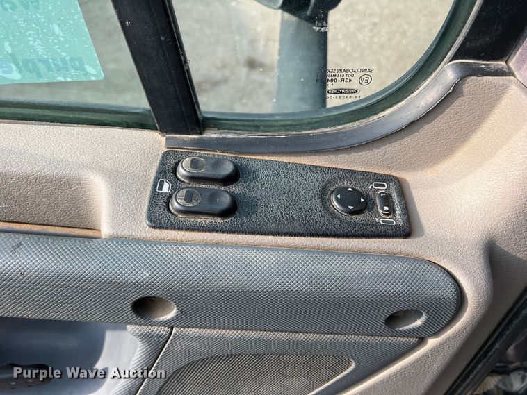 image for item DS8300 2012 Freightliner Cascadia  semi truck