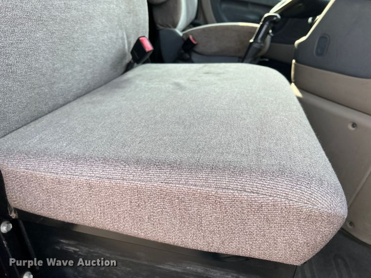 image for item DS8300 2012 Freightliner Cascadia  semi truck