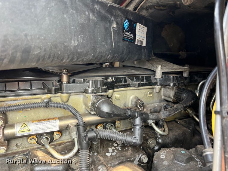 image for item DS8300 2012 Freightliner Cascadia  semi truck