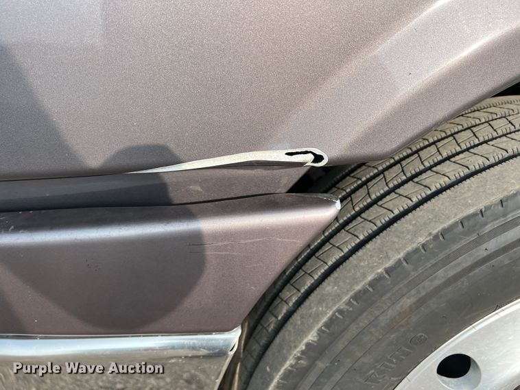 image for item DS8300 2012 Freightliner Cascadia  semi truck