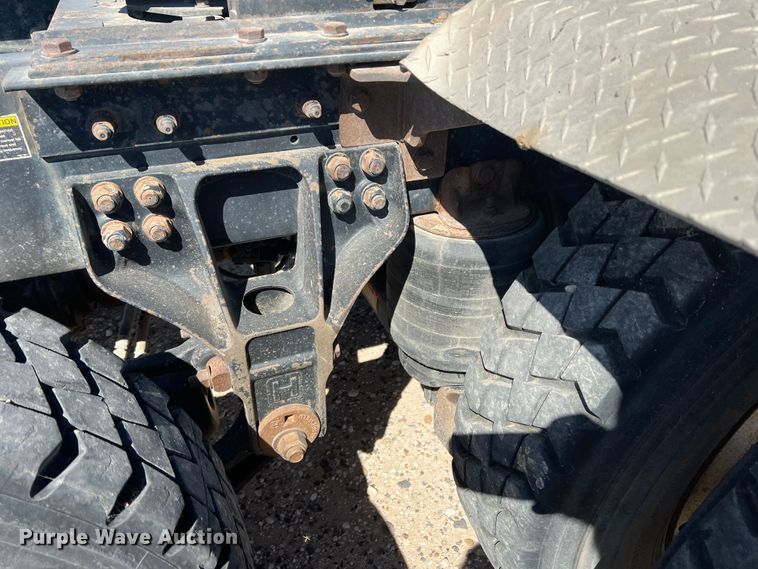 image for item DS8309 2012 Kenworth T800  semi truck