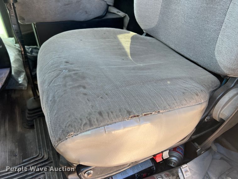 image for item DS8309 2012 Kenworth T800  semi truck